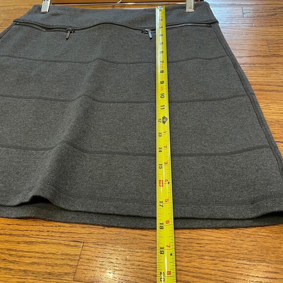 Athleta Strata Ponte Skirt Sz S Gray Knit Stretch Active Stretch Pockets EUC - Picture 9 of 10